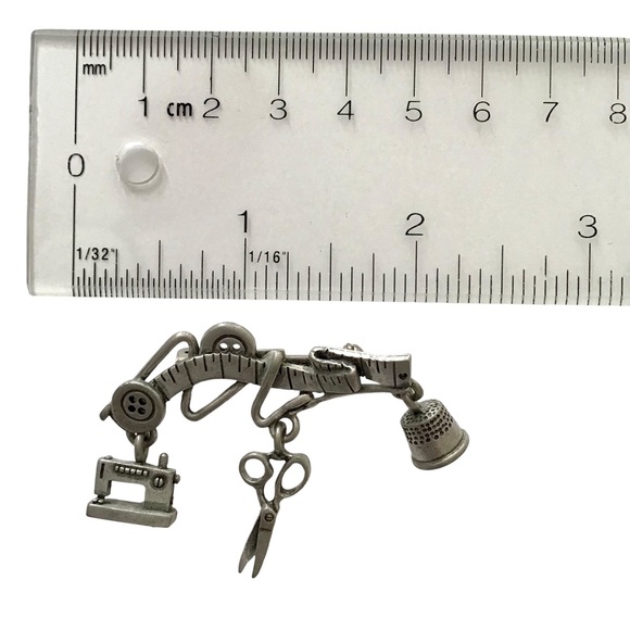 Adorable Sewing Dangle Brooch Pin - Pewter? - Picture 8 of 8